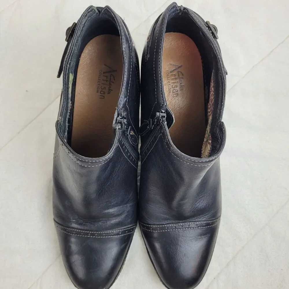 Clarks Artisan Black Leather Cap Toe Ankle Bootie Heels Zipper Womens 10M casual